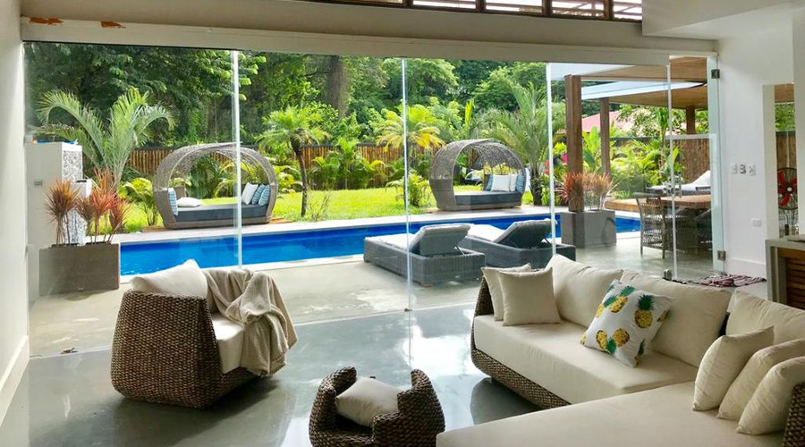 Costa Rica - Guanacaste - Samara - Villa Tiki - Le salon et la piscine