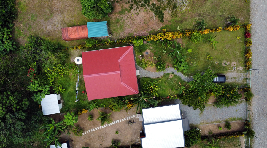 Costa Rica, Province de Limon, Cahuita, Casa Cenizaro - Vue drone 2