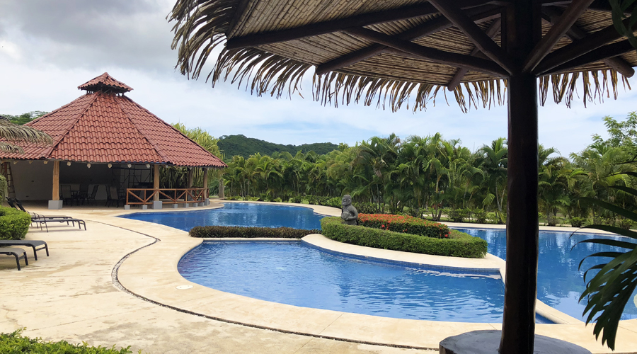 Condominium  Villareal de Tamarindo - La trs grande piscine et le rancho commun