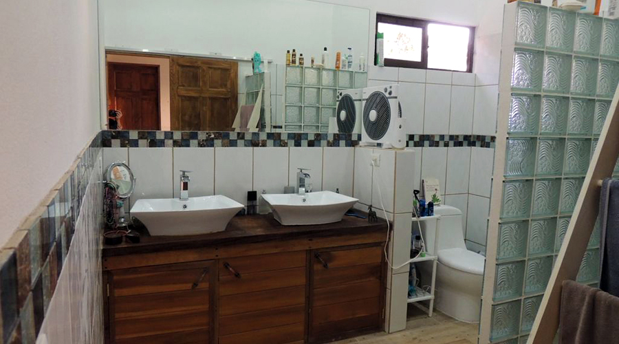 Costa Rica - Guanacaste - Samara - Casa Teck - La salle de bain - Vue 1