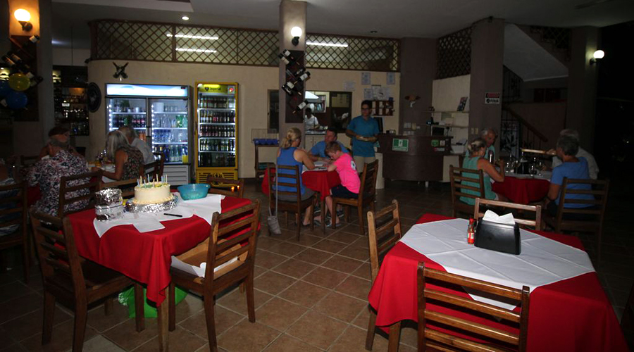 Costa Rica - Hôtel Bar Restaurant - HBR 7/70 - Le restaurant bas - Vue 3
