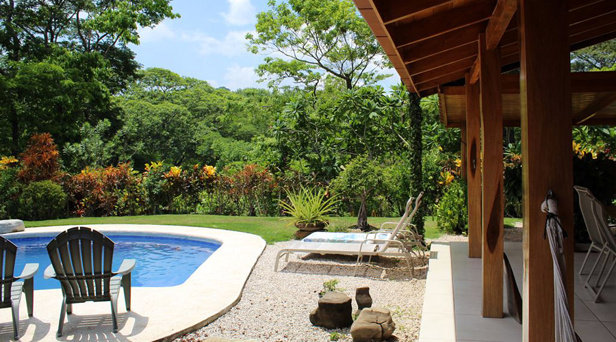 Costa Rica, Guanacaste, Pacifique - Villa Sueo, proche Samara - Terrasse et piscine - vue 2