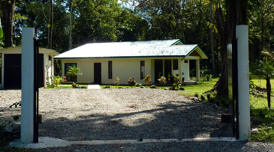 Costa Rica - Cahuita - Maison neuve 4 chambres - L'entre et le portail