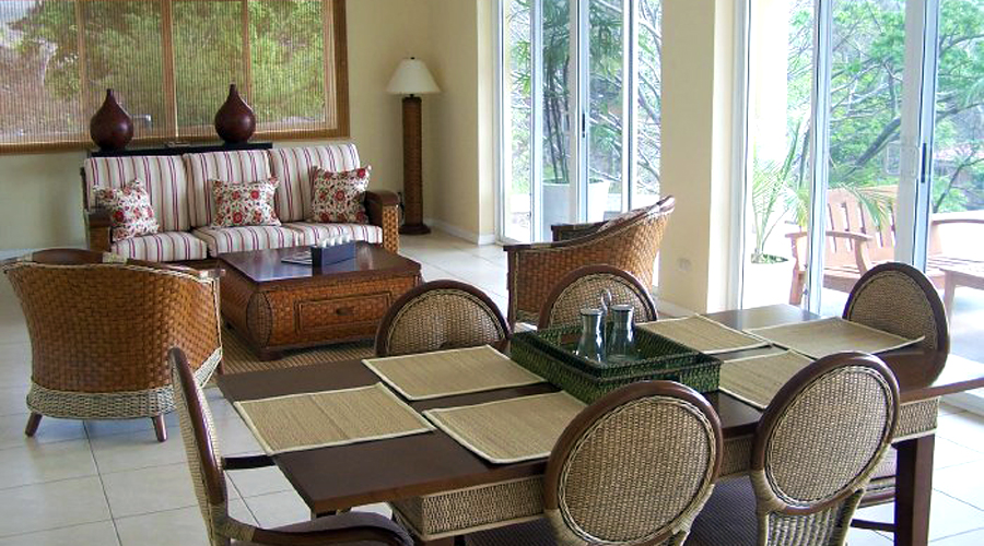 Guanacaste - Costa Rica - Villa 4 chambres + piscine + studio, 2 minutes plage - Salle  manger et salon